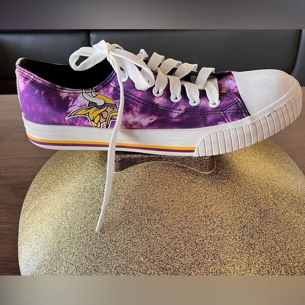 Minnesota Vikings Women's Canvas FOCO Shoes Size 9 Worn Once